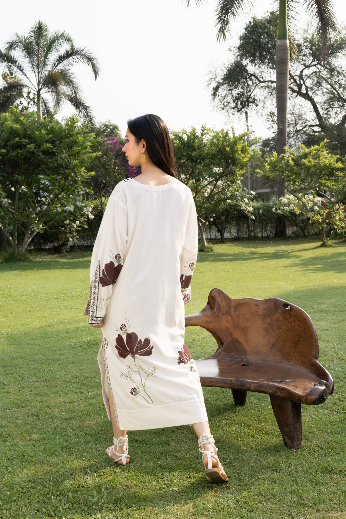 Floral Kaftan with Embroidered Detailing