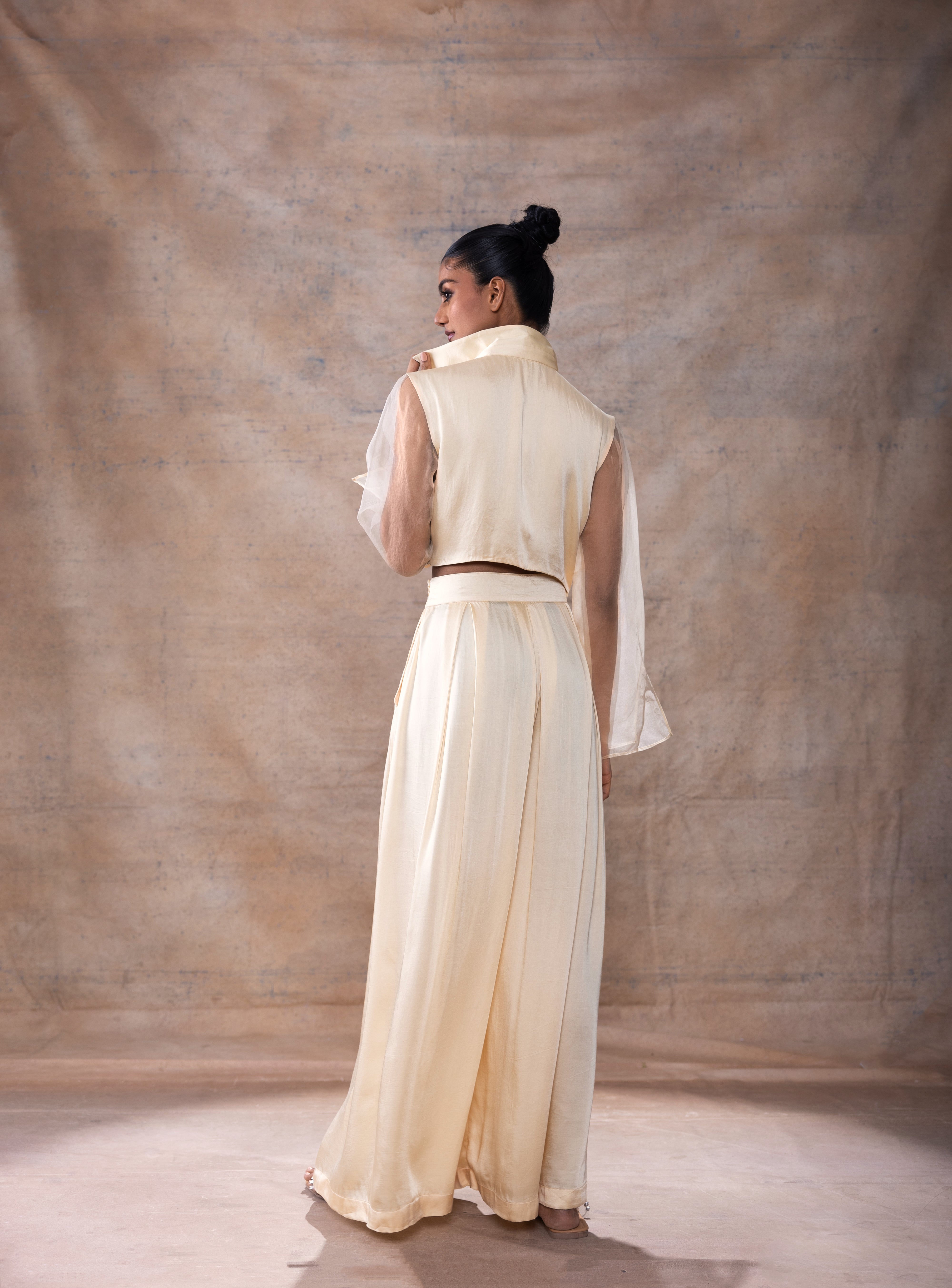 Emboridered Crop Shirt with flared pants set